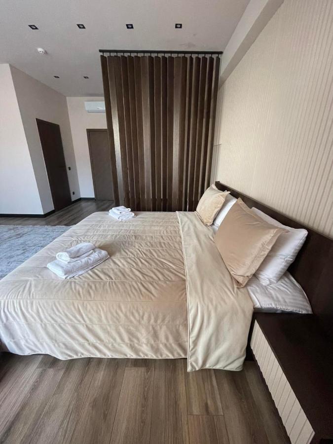 Garden Plaza Hotel Neresnytsya Exterior foto