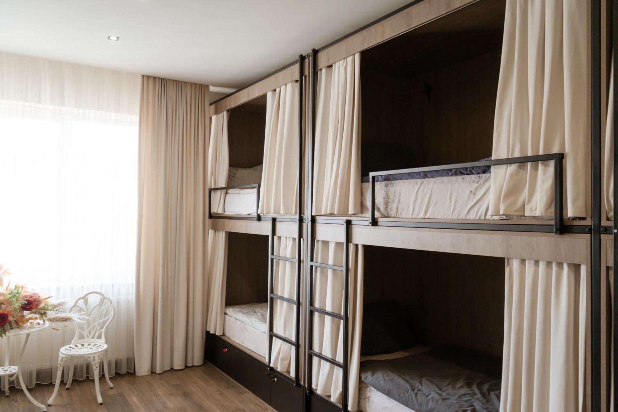 Garden Plaza Hotel Neresnytsya Exterior foto